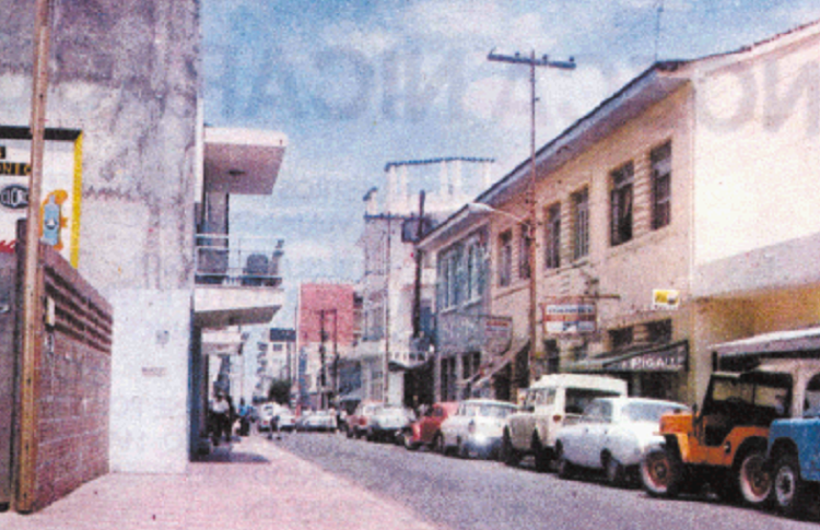 La avenida Bolívar de la vieja Managua, antes del terremoto del 1972. LA PRENSA/ARCHIVO.