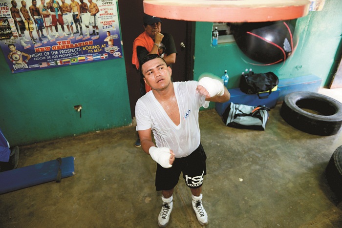 Román González