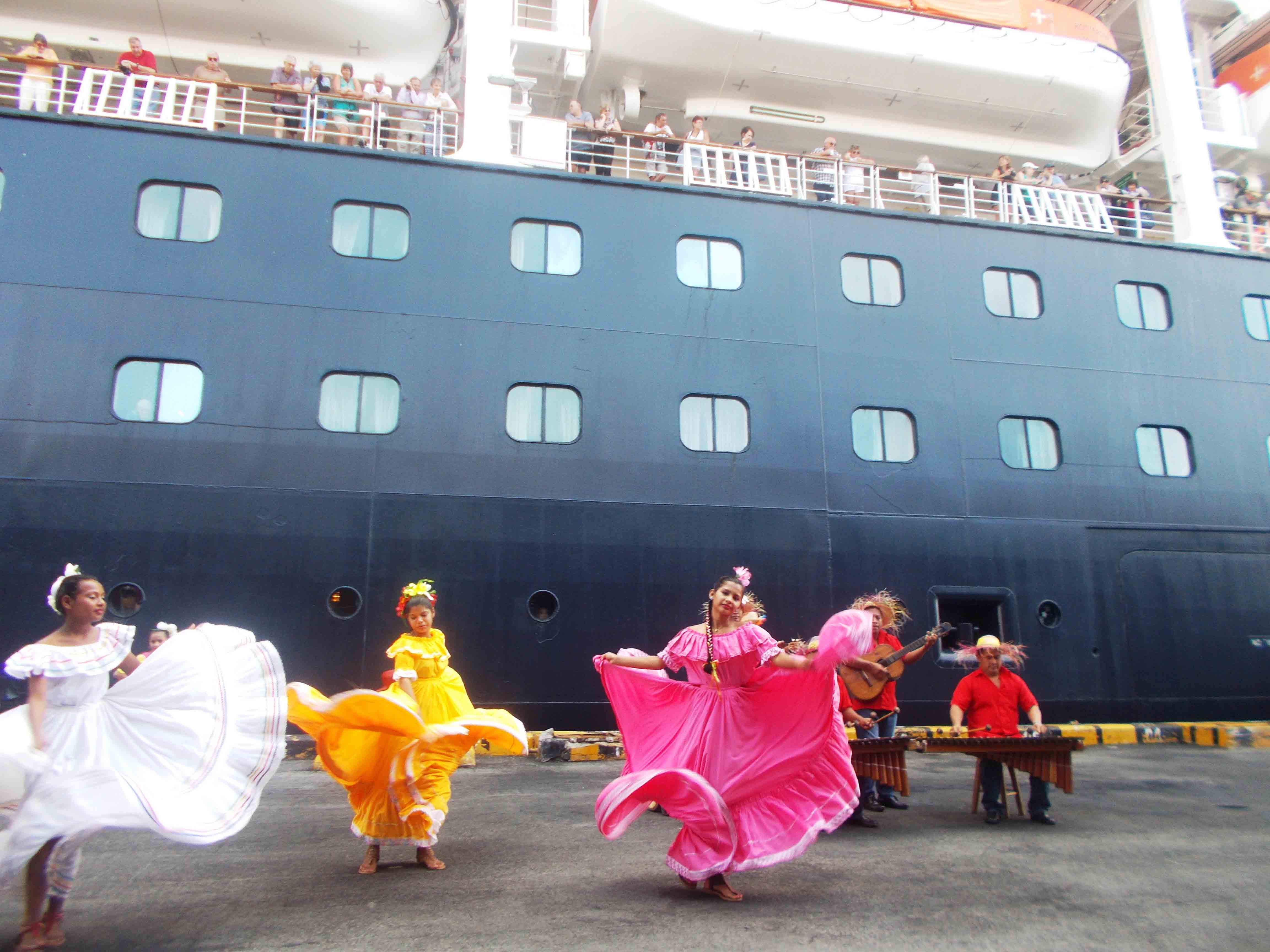 Ajetreo por llegada de cruceros turísticos