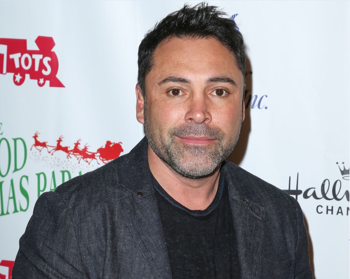 La Patrulla de Carreteras de California dice que el boxeo grande De La Hoya ha sido arrestado bajo sospecha de conducir ebrio. AP
