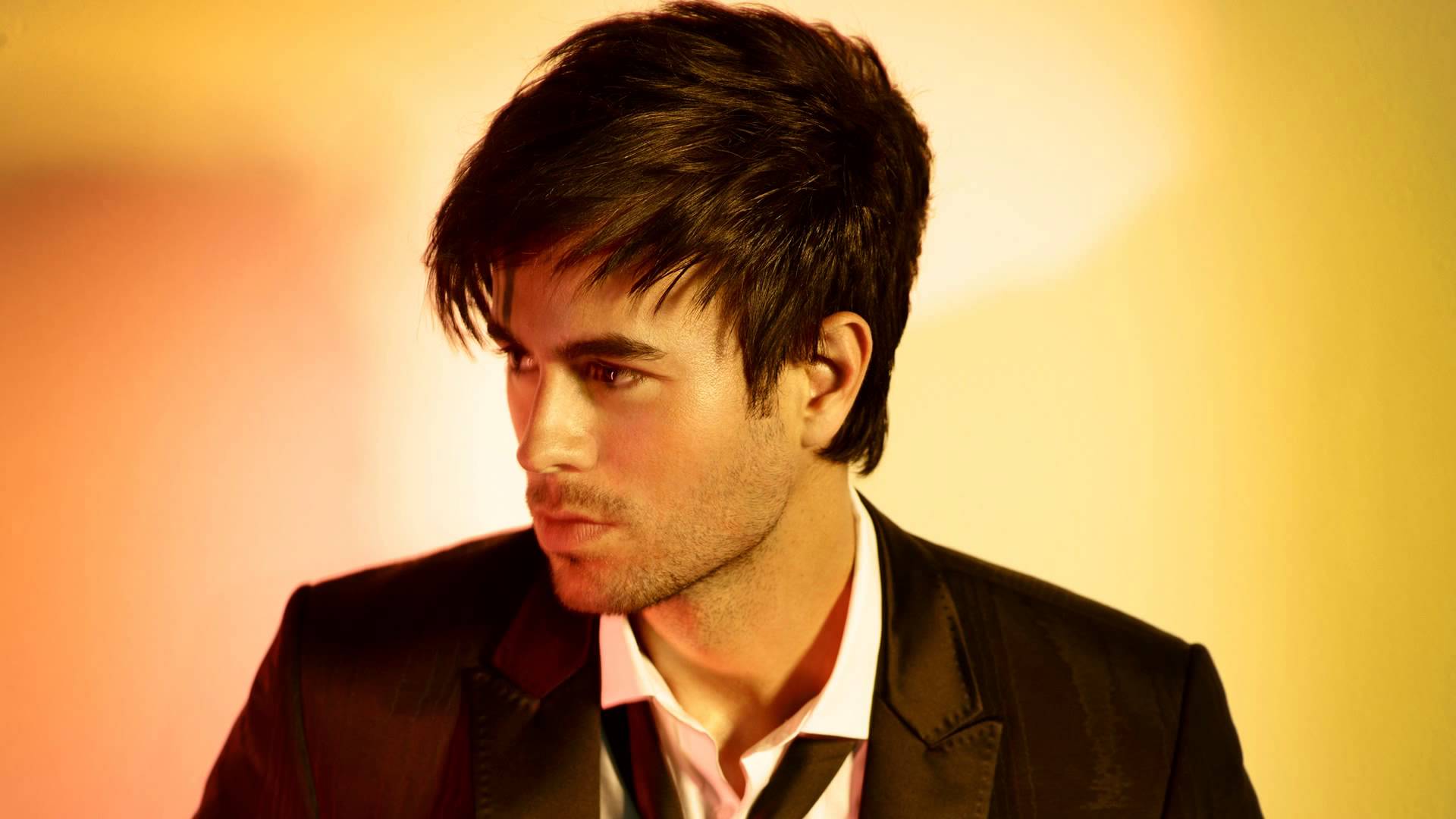 Enrique Iglesias anuncia su nueva canción que lanzará en febrero