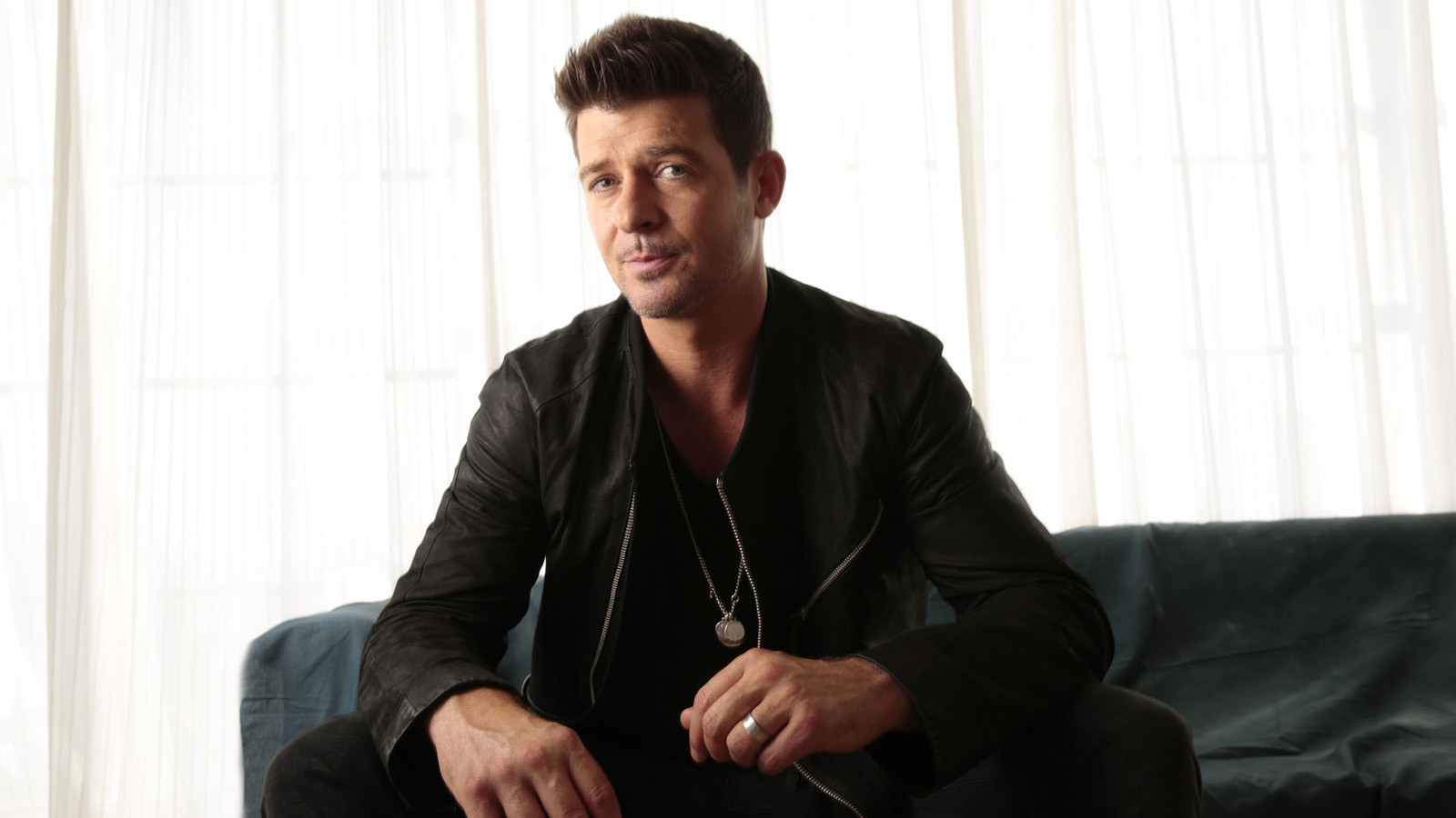 Robin Thicke es acusado de violencia doméstica