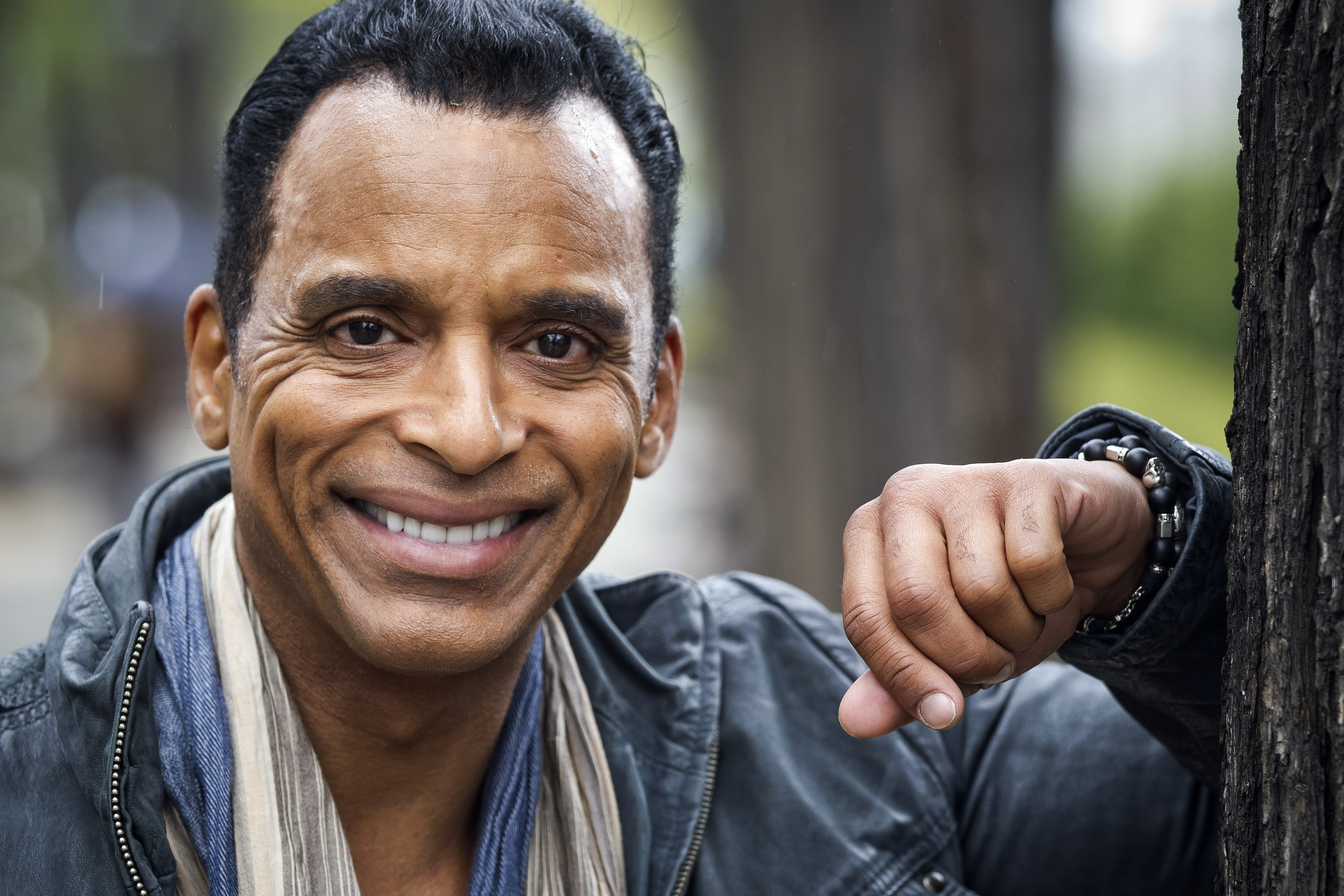 Jon Secada lanzará un disco en homenaje a Benny Moré
