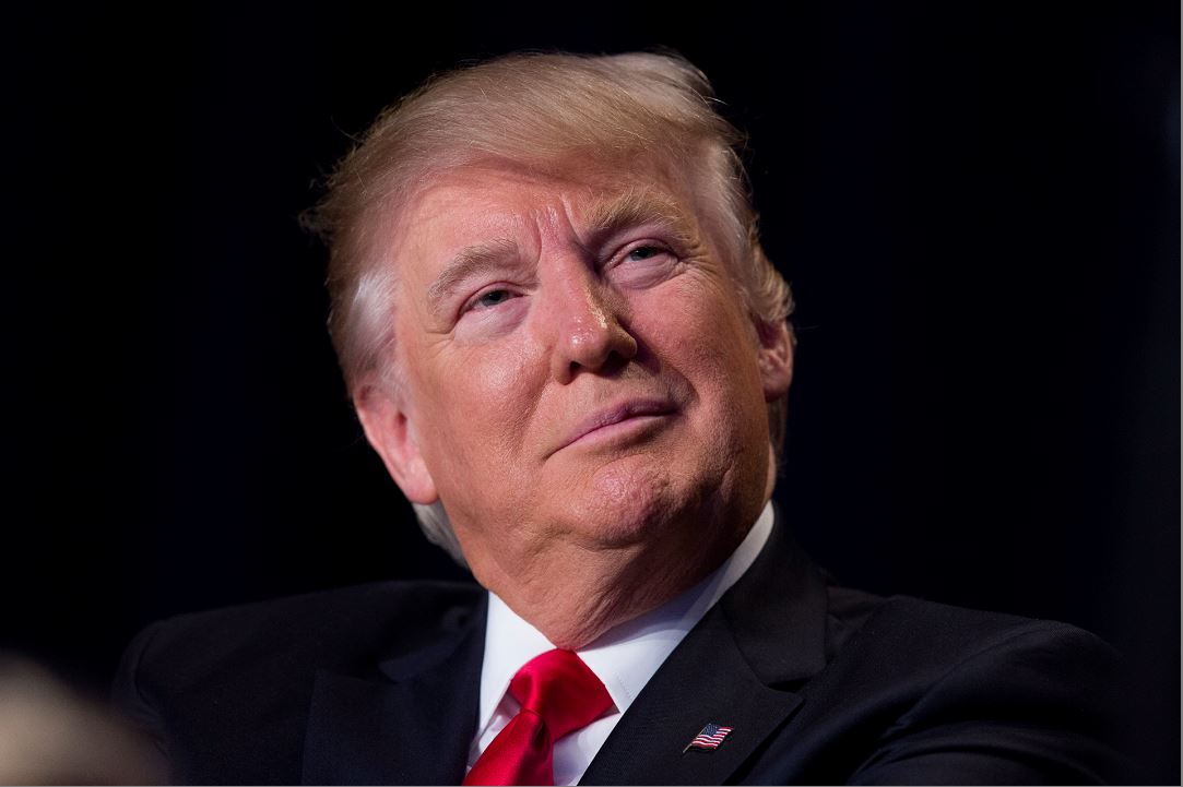 Trump lucha por su decreto migratorio