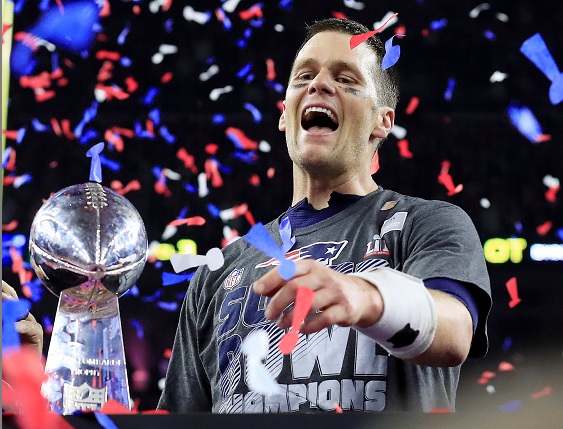 Tom Brady fue la principal pieza ofensiva de los Patriots y alcanzó su quinto título. Foto: EFE