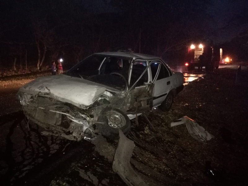 La parte delantera del carro quedó destruida. LA PRENSA/M. Rodríguez