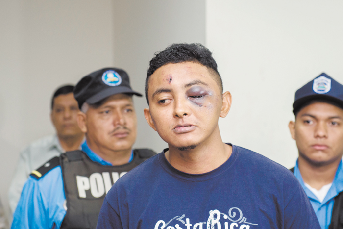 policías