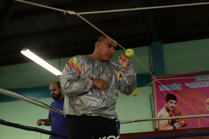 Román González sigue su preparación en Costa Rica. LA PRENSA/ARCHIVO