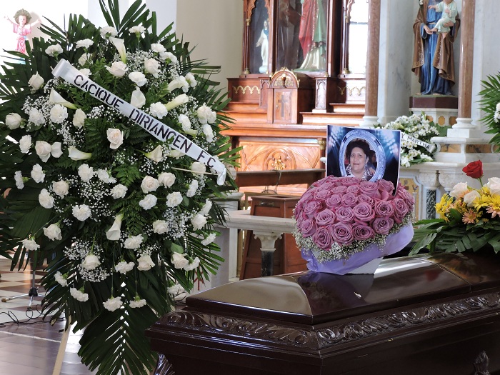 Diriambinos despidieron a doña Ángela Gutiérrez Chang, aficionada y colaboradora del Diriangén. LA PRENSA/MYNOR GARCÍA