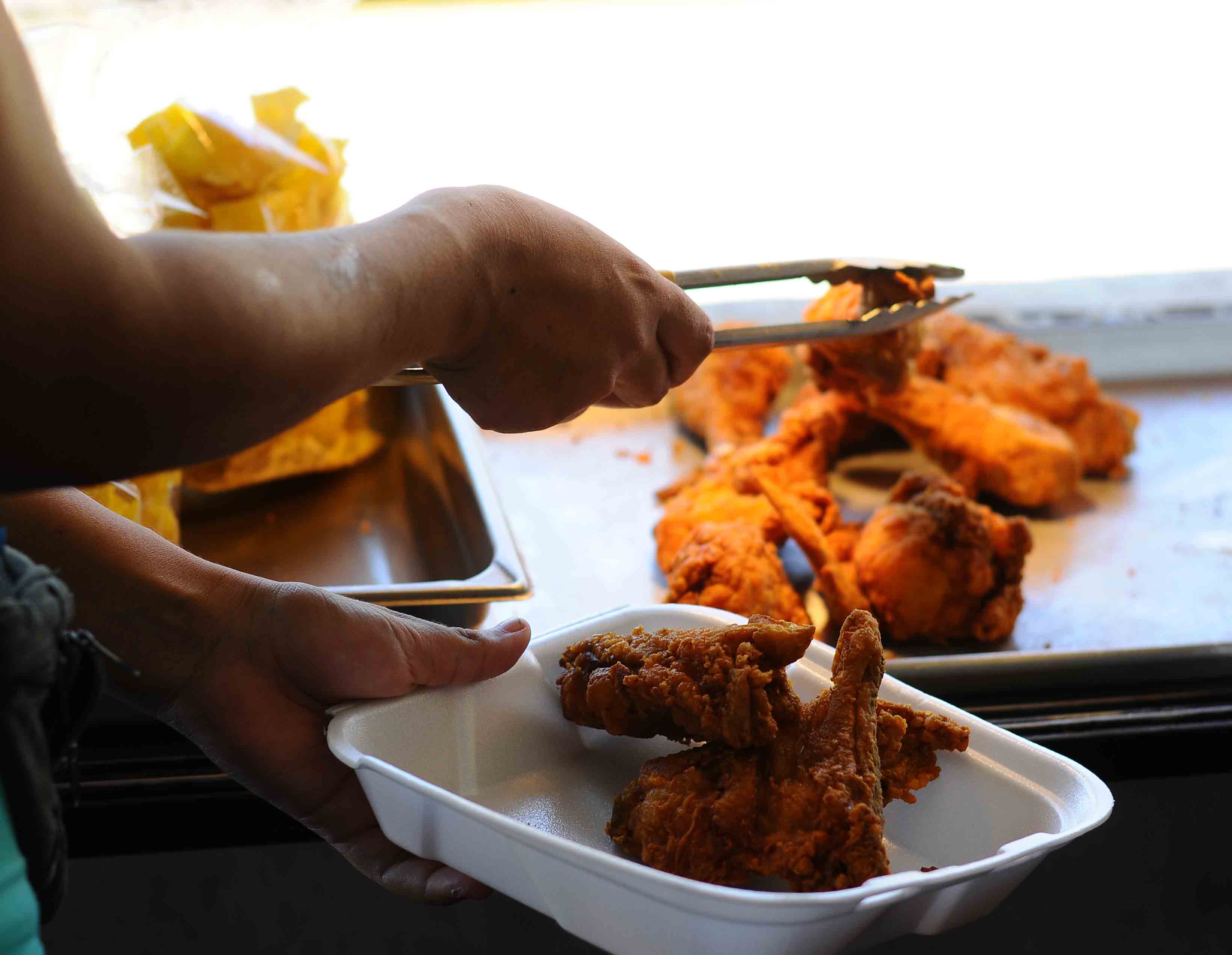 Rosticerías empujan consumo de pollo