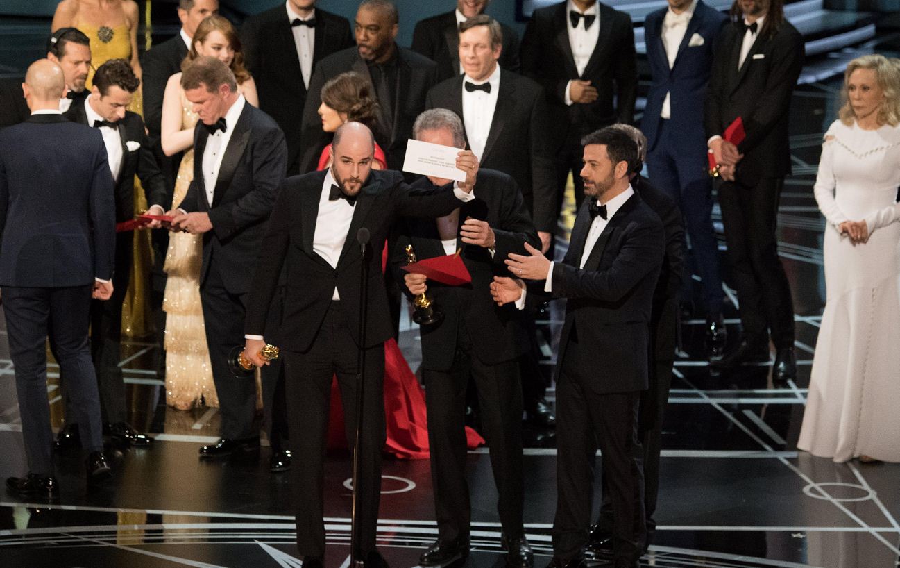 Incredulidad en Hollywood tras fiasco en los Óscar