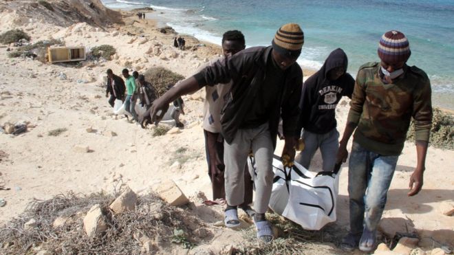 Abusos sexuales, explotación y muerte: el drama que viven las mujeres y niños migrantes en su camino a Europa