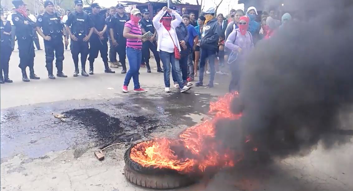 Familiares de reos protestan en La Modelo