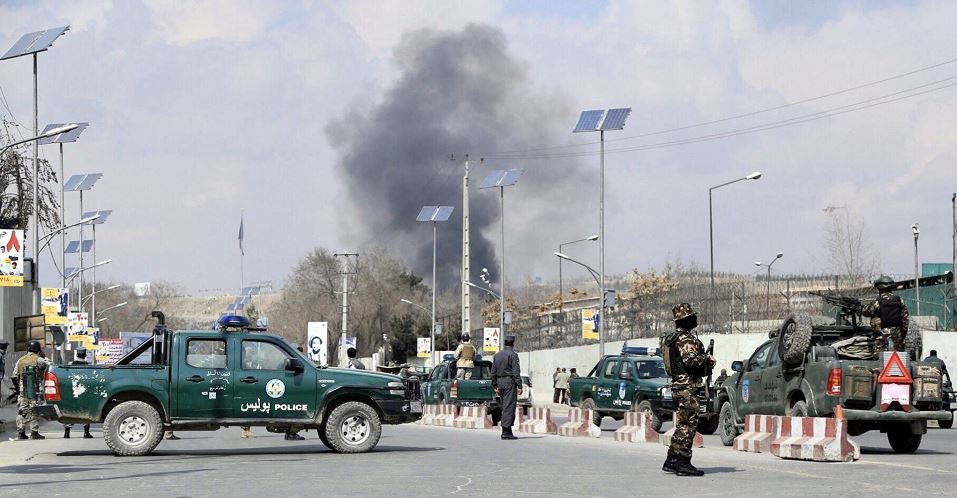 Atacantes vestidos de médicos irrumpieron en hospital de Kabul