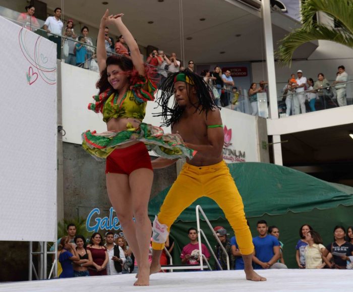 Al ritmo del amor en Bailando por Teletón