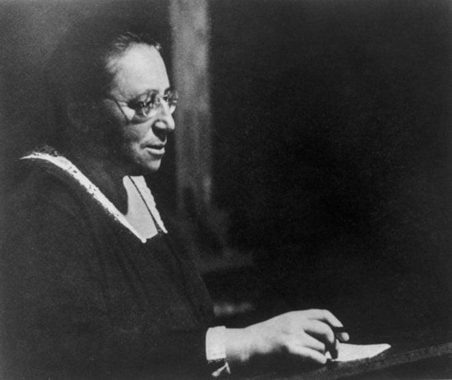 Emmy Noether, la mujer cuyo teorema revolucionó la física y a quien Einstein calificó de un absoluto «genio matemático»