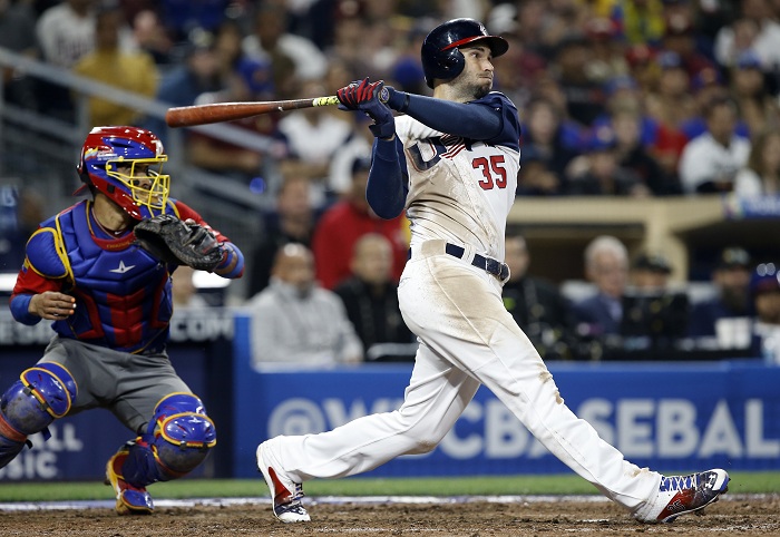 Eric Hosmer conectó cuadrangular de dos carreras y los EE.UU. derrotaron a Venezuela en el Clásico Mundial de Beisbol. LA PRENSA/AP/Alex Gallardo
