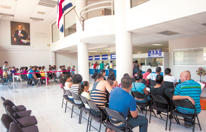 Cada año son miles los nicaragüenses que migran hacia Costa Rica para intentar tener una mejor vida. LA PRENSA/ARCHIVO
