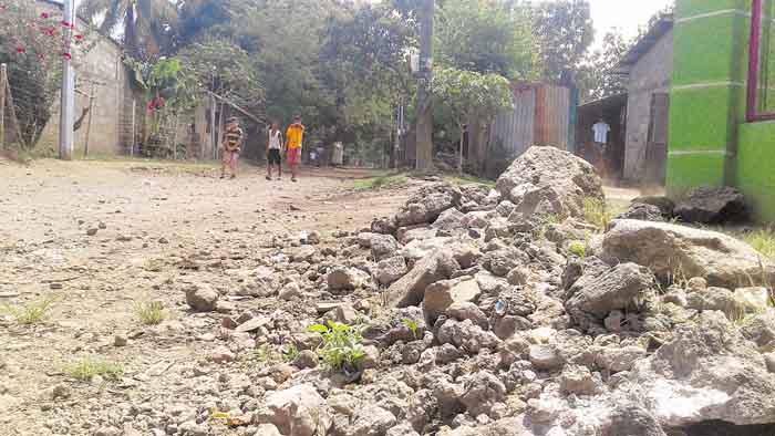 Las calles son trochas en San Javier y Camilo Ortega, al sur de la ciudad de Chinandega. La promesa de adoquinar se ha quedado solo en eso, en promesa. LA PRENSA/S. MARTÍNEZ