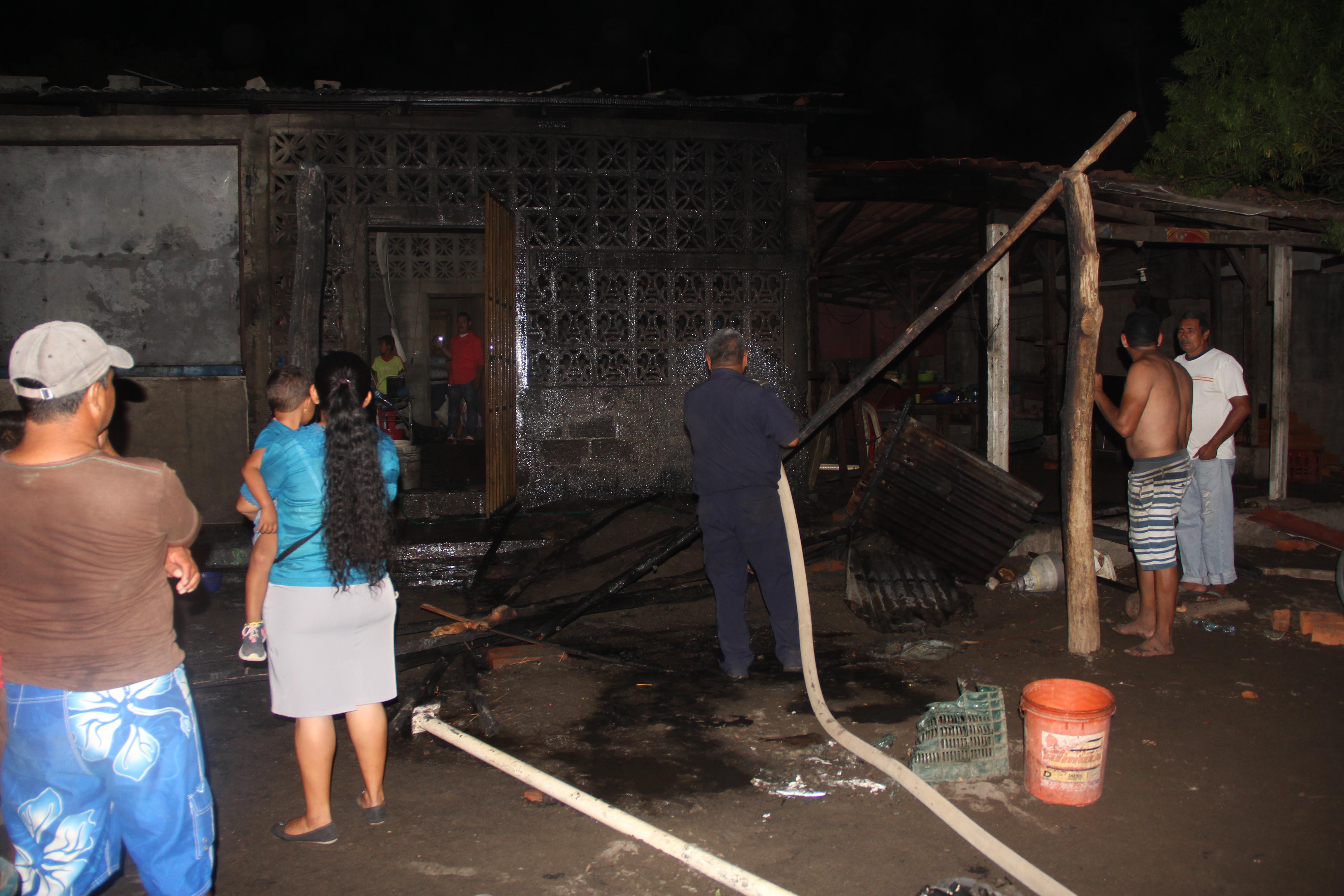 Así quedó el centro de acopio de mariscos después de la explosión. LAPRENSA/E. López