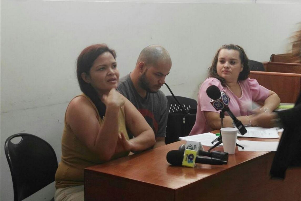 policías