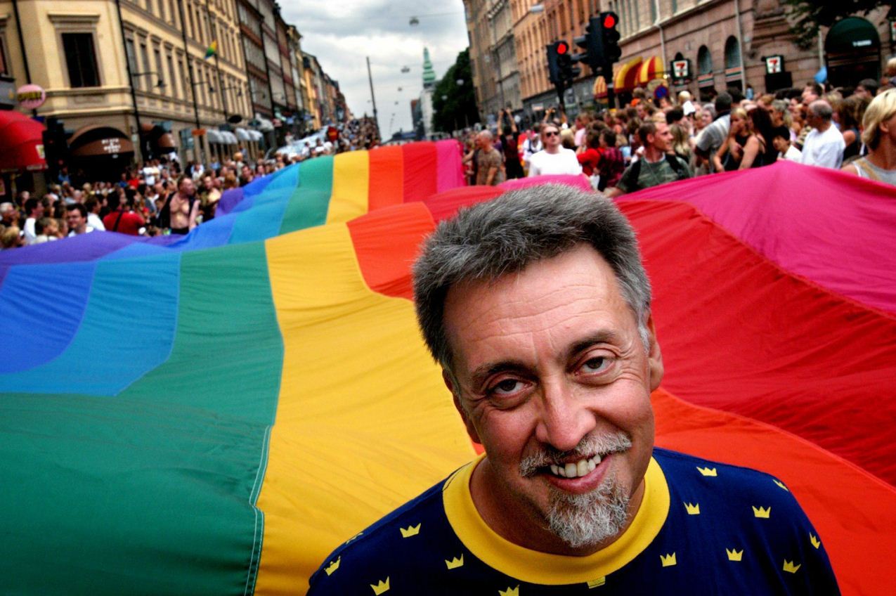 Muere Gilbert Baker, el creador de la bandera arcoíris