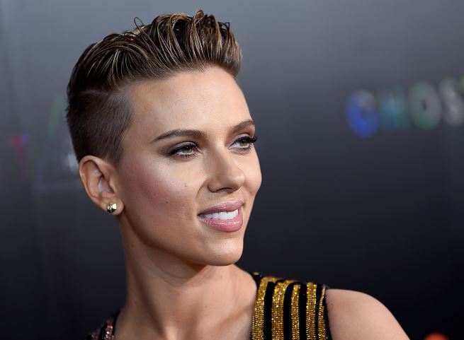 Scarlett Johansson es una heroína en la cinta Ghost in the Shell