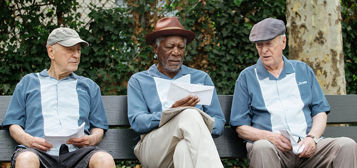 Película Un golpe con estilo protagonizada por Michael Caine, Morgan Freeman y Alan Arkin.