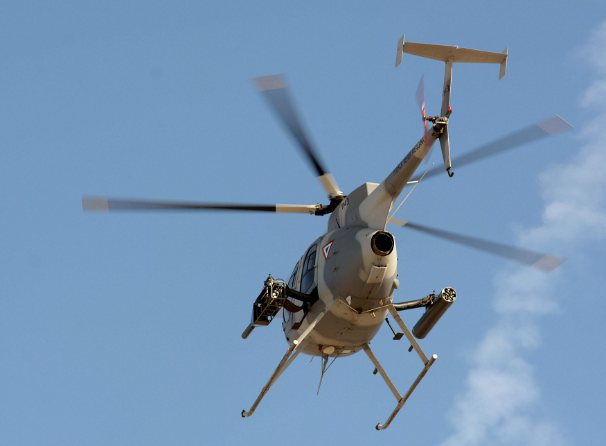 Un helicóptero artillado del Ejército Mexicano sobrevuela el cielo del Estado de Sinaloa. LA PRENSA / Agencias.