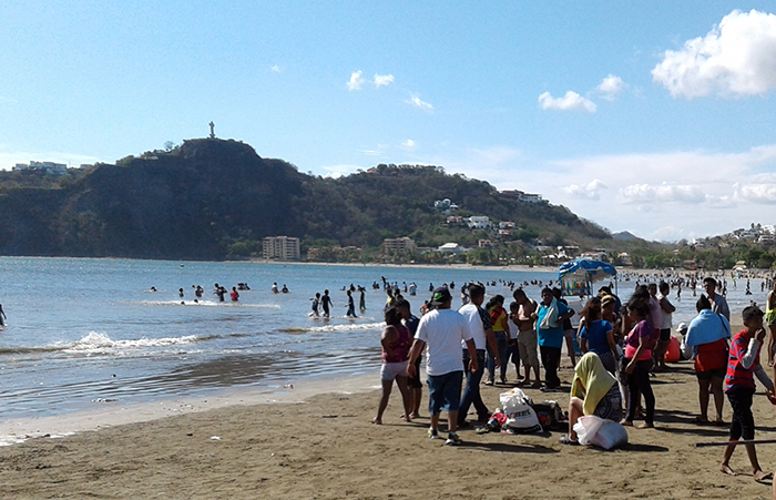 Así luce la bahía de San Juan del Sur este sábado de Gloria 2017. LA PRENSA / Ramón Villarreal.