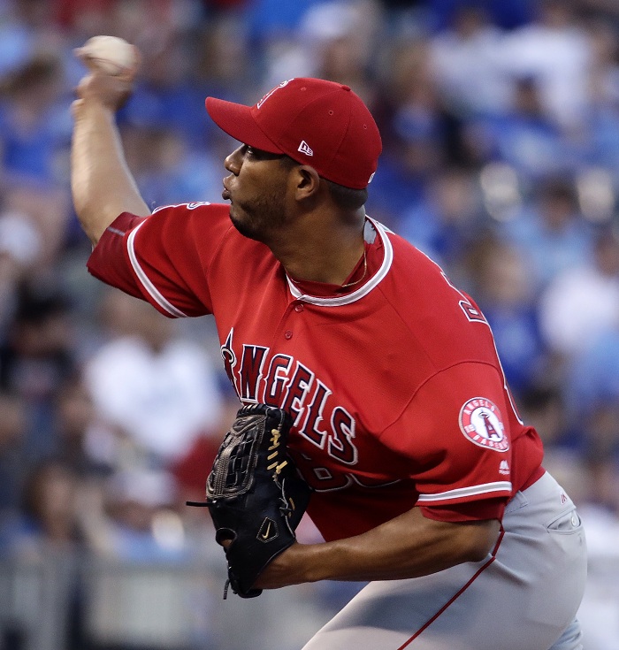 JC Ramírez tendrá un duelo monticular con el ganador del Cy Young Dallas Kauchel. LA PRENSA/AP/Charlie Riedel