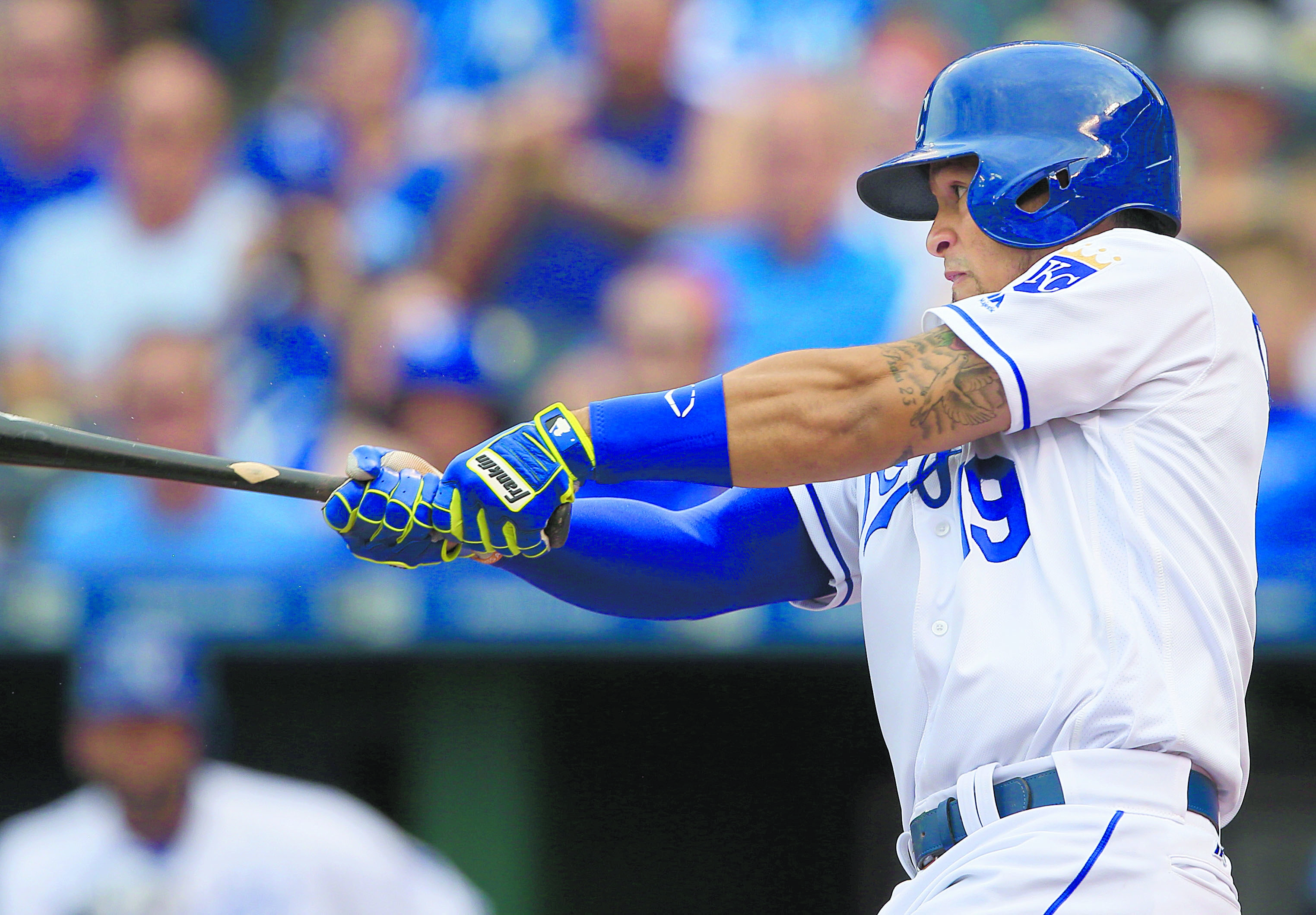 Cheslor Cuthbert descargó un sencillo en su cuarta aparición al bate ante los Rangers de Texas. Foto: AP