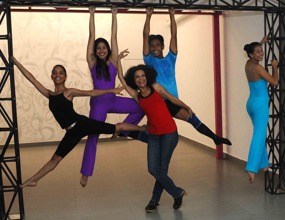 Danzas y ritmos latinos a la nueva Sala-Teatro Víctor Romeo