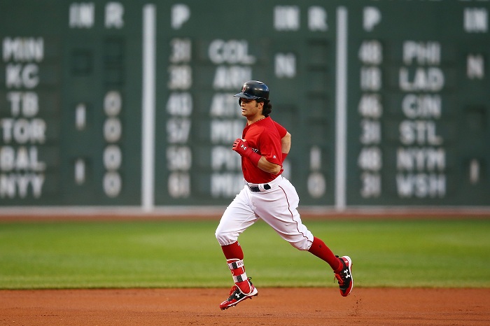 Andrew Benintendi inició el ataque de los Medias Rojas con un cuadrangular. LA PRENSA/Adam Glanzman/Getty Images/AFP