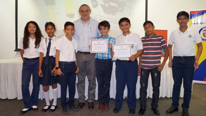 Publican antología del cuento ilustrado y premian los mejores