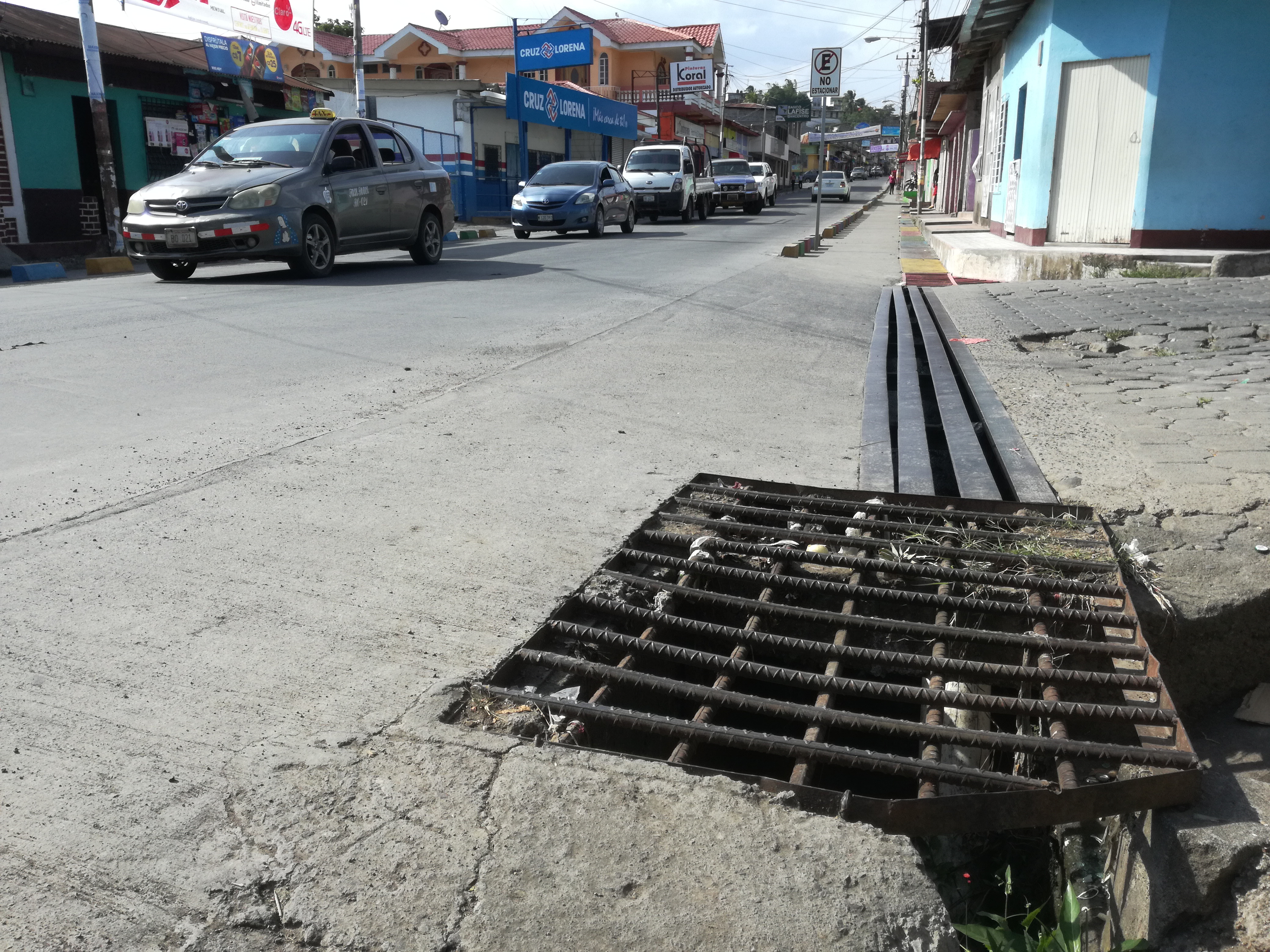 Basura atasca los desagües en época lluviosa en Boaco