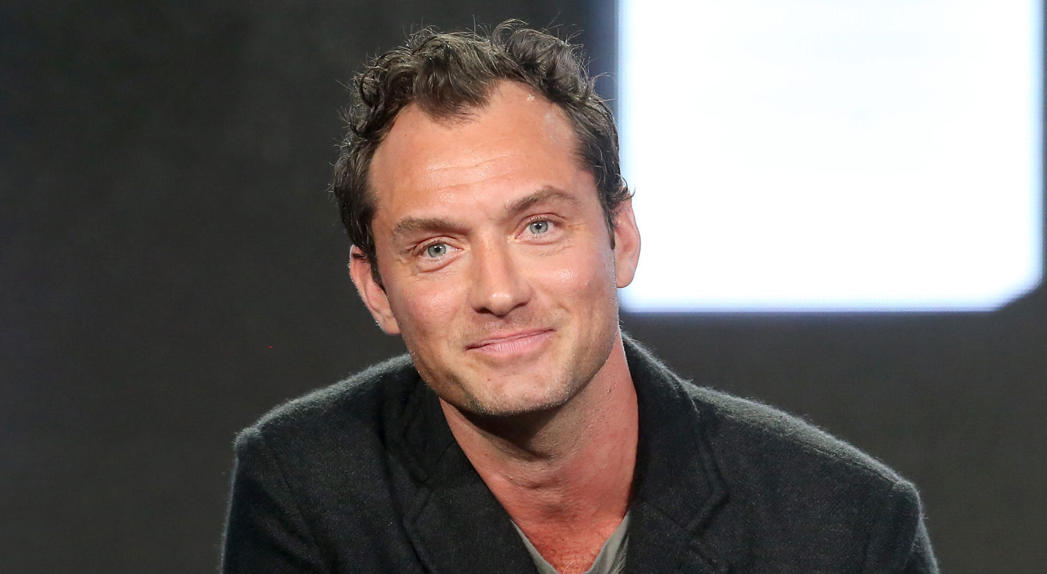 Jude Law quiere ver al papa Francisco