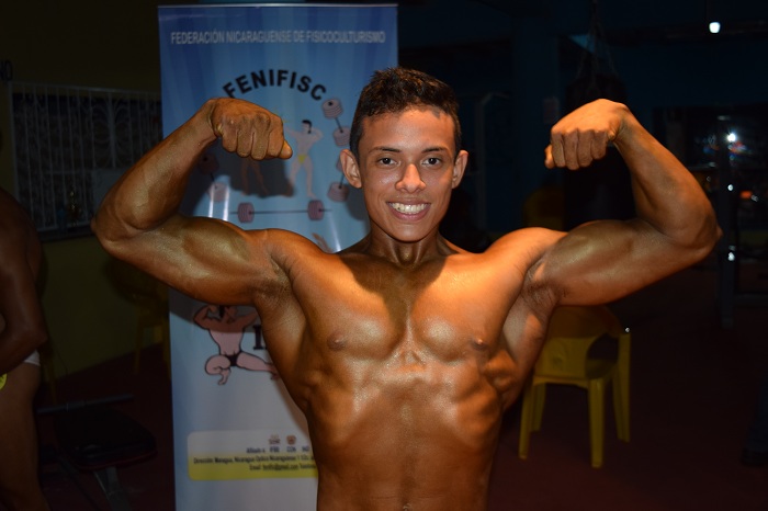 Jonathan Gómez primero se impuso en la categoría de los 60 kilos. LA PRENSA/CORTESÍA/JUAN MEMBREÑO