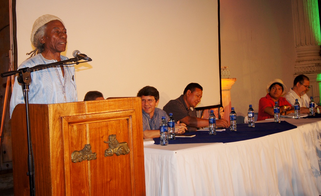 Granadinos rinden tributo al poeta oral del Caribe Carlos Rigby