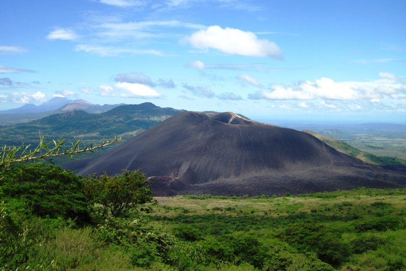 volcanes de Nicaragua, volcán cerro negro, cerro negro