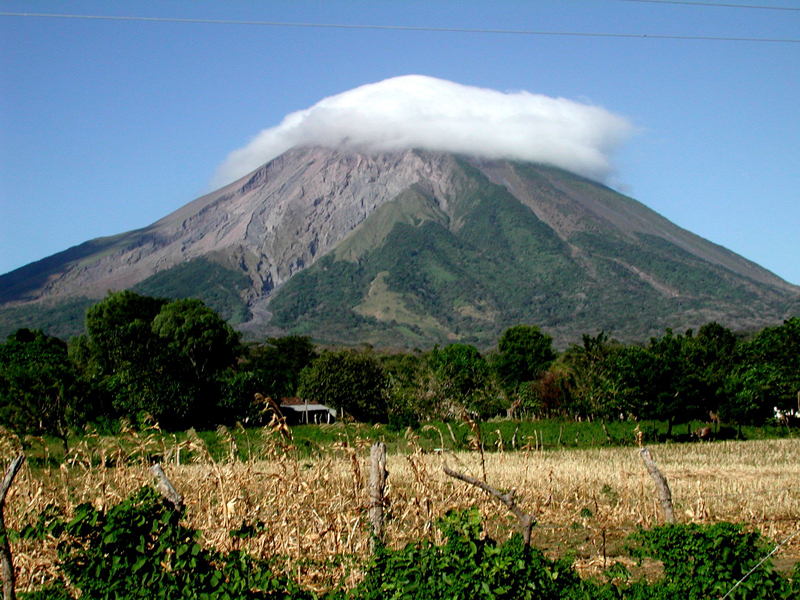 Proyecto en el volcán Concepción determinará lugares donde puede ocurrir un deslizamiento