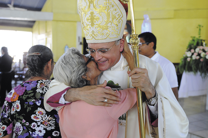 Monseñor Báez: “Me siento querido por los fieles”