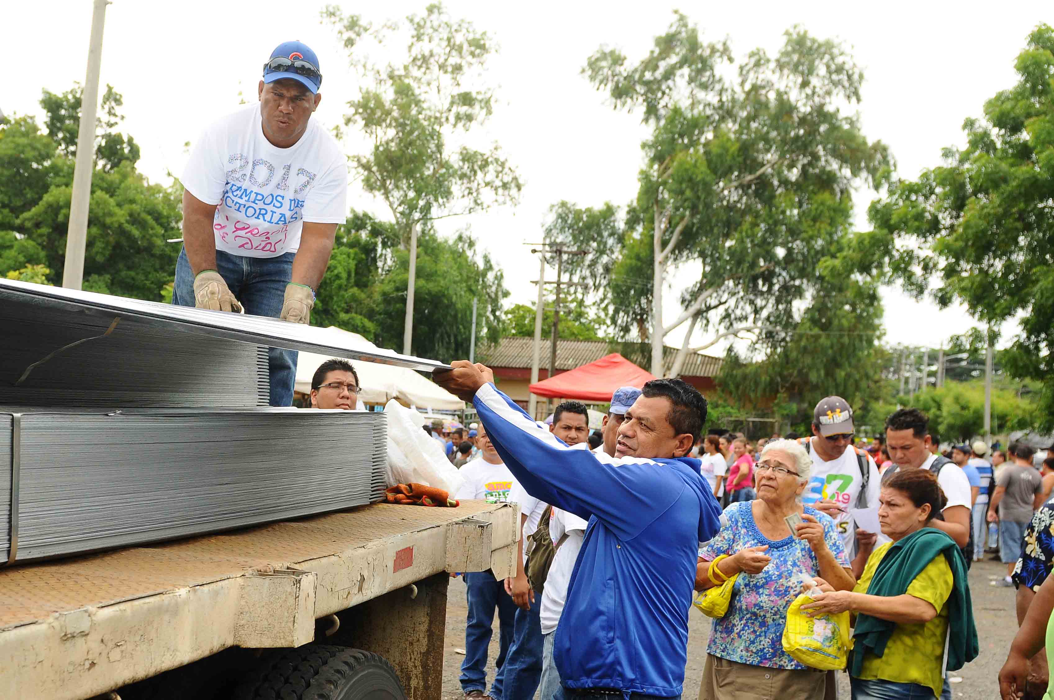 Sigue entrega de Plan Techo por mil córdobas