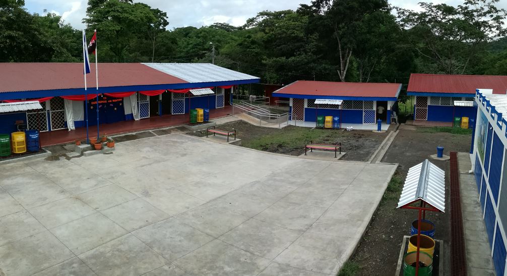 Inauguran escuela en comarca de Boaco