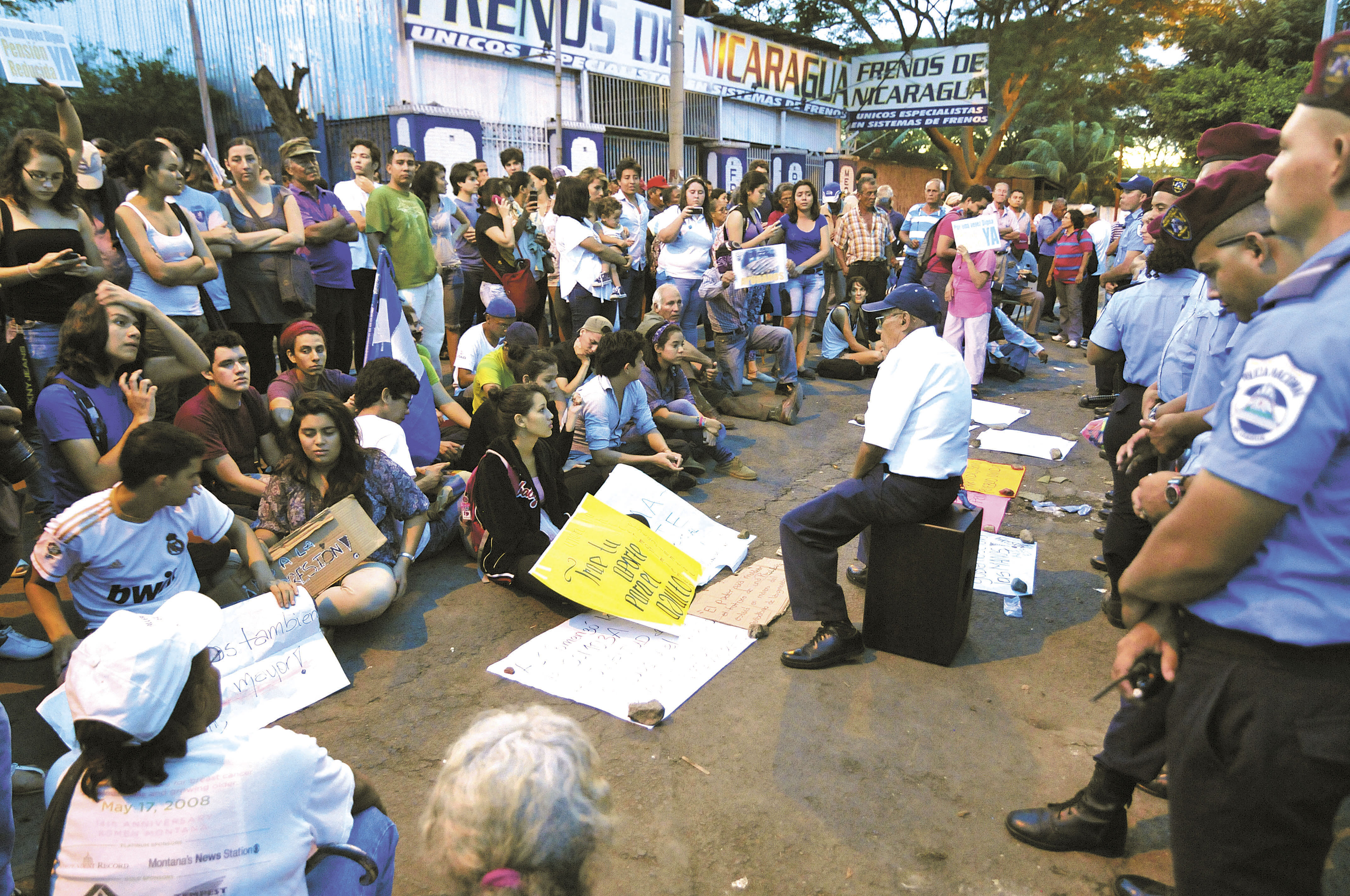 Los héroes, víctimas y villanos de #OcupaINSS