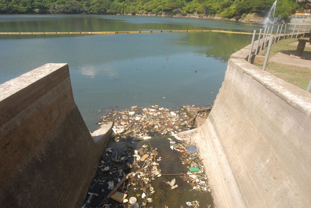 La Laguna de Tiscapa solía ser un lugar turístico, incluso tuvo un anfiteatro. Este es su estado actual. LA PRENSA