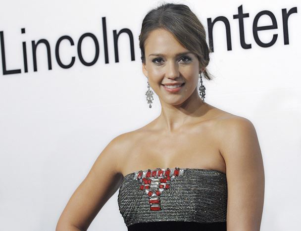 Jessica Alba anuncia que está embarazada