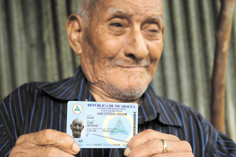 Tiene 117 años, habla fluido y con recuerdos de más de un siglo