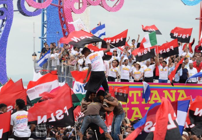 Aniversario de la Revolución Sandinista es celebrado con licor, pleitos y bailes