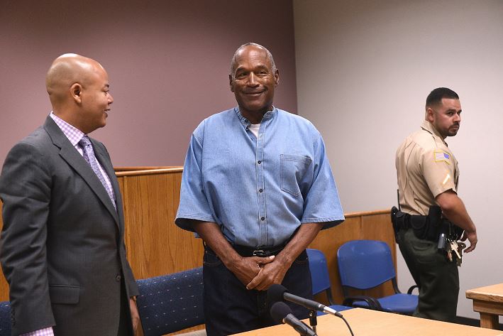 O. J. Simpson sale de la cárcel tras 9 años